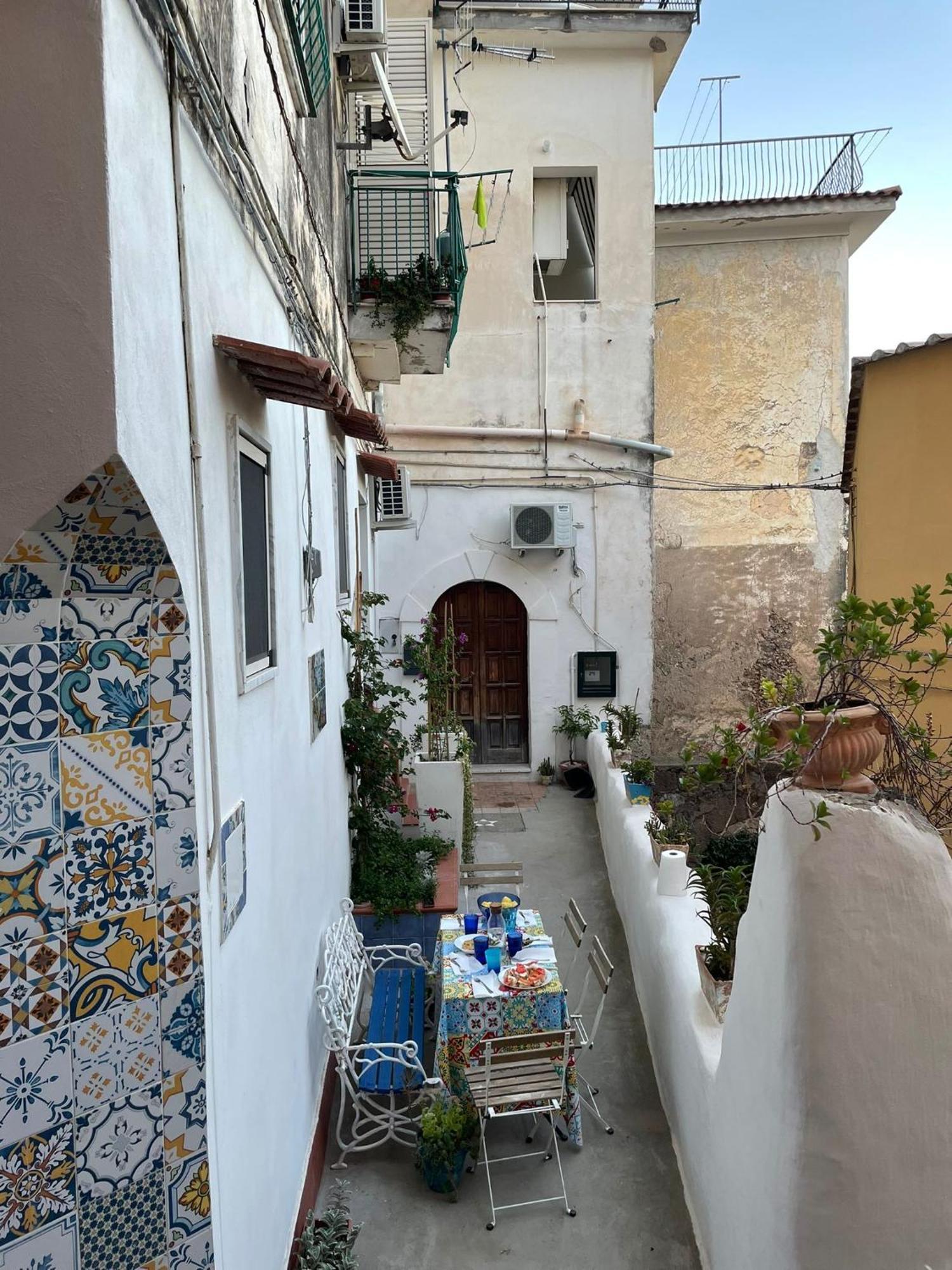 Casa Vacanza Le Tre Sorelle Vietri Kültér fotó